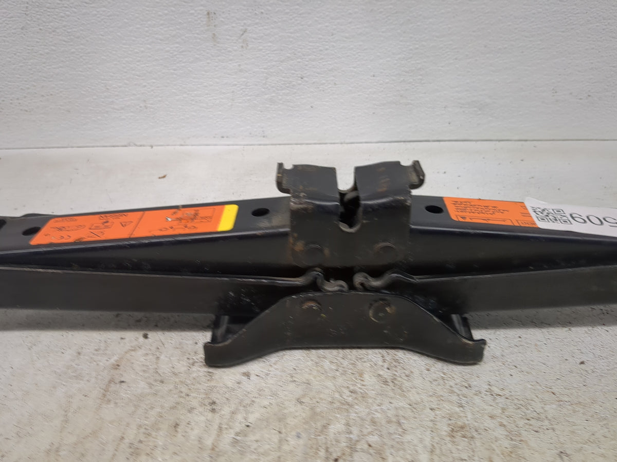 2007 Nissan Pathfinder Spare Scissor Car Jack - Oemusedautoparts1.com