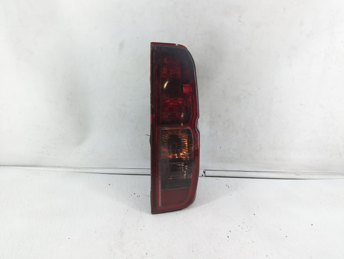 2007 Nissan Pulsar Tail Light Assembly Driver Left OEM P/N:DS480-B000R Fits Fits 2005 2006 2008 2009 2010 2011 2012 2013 201