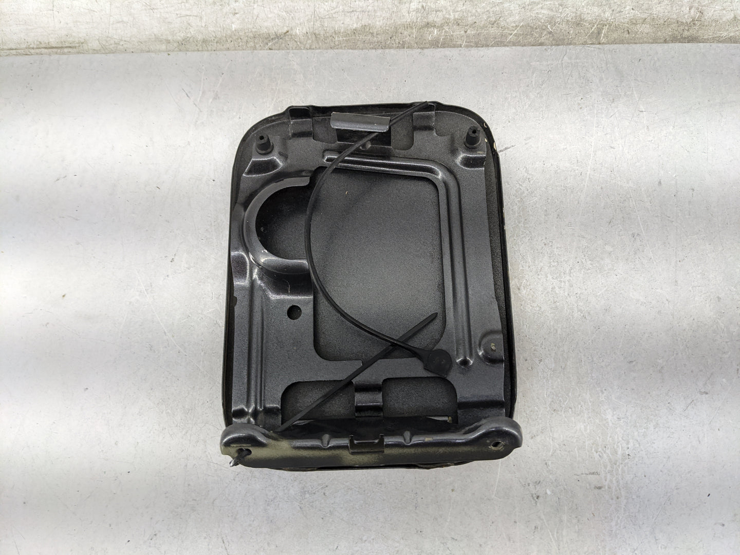 2007 Nissan Quest Fuel Tank Door Lid Gas Tank Black - Oemusedautoparts1.com