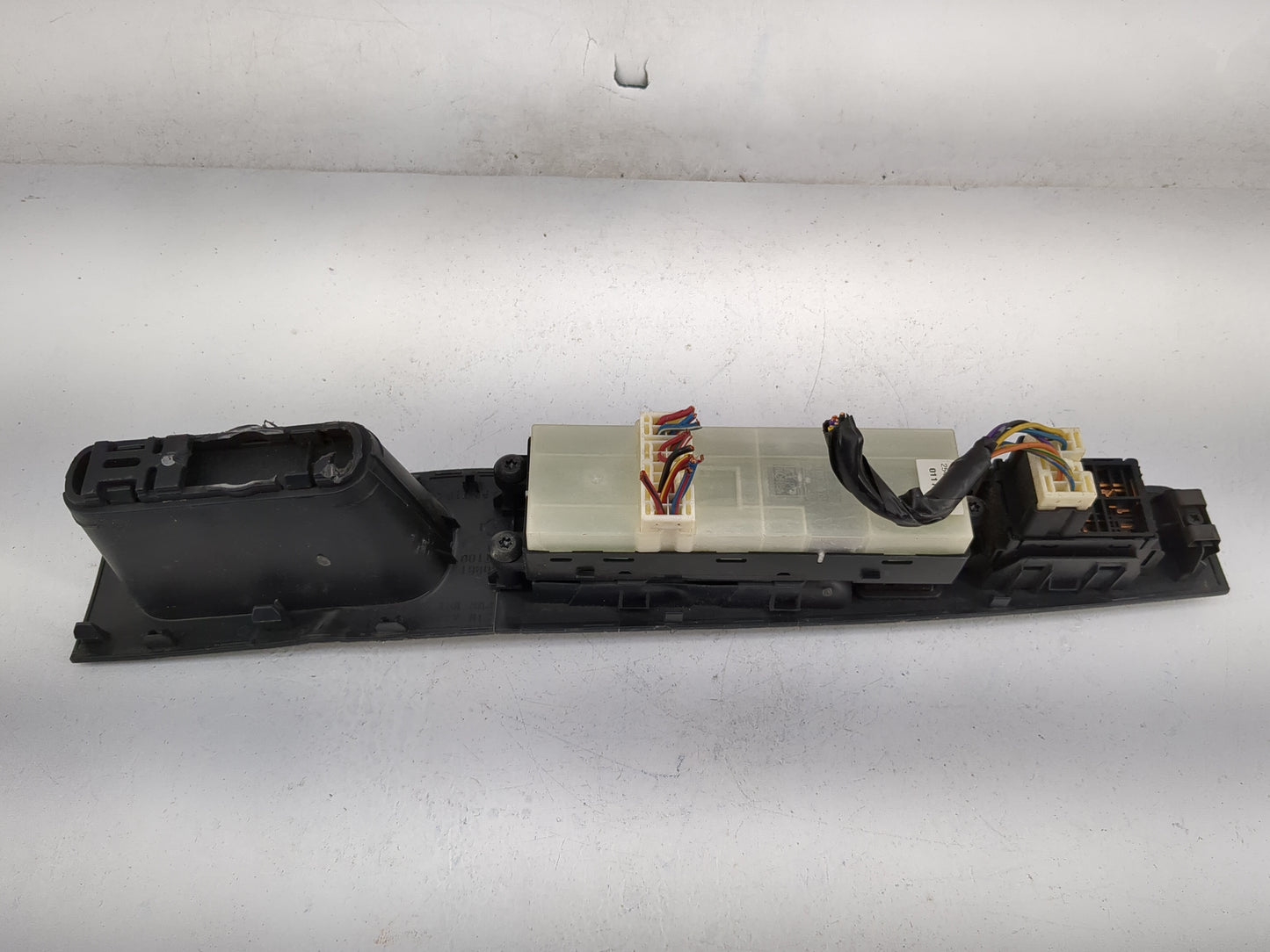 2007 Nissan Sentra Master Power Window Switch Replacement Driver Side Left P/N:25401 ET000 Fits OEM Used Auto Parts - Oemuse