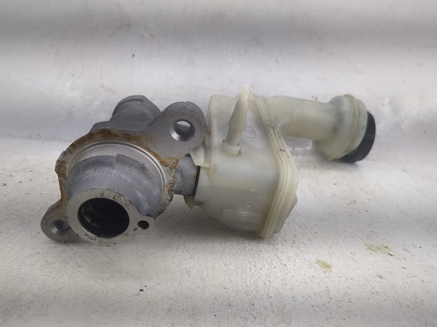 2007-2010 Nissan Sentra Brake Master Cylinder - Oemusedautoparts1.com