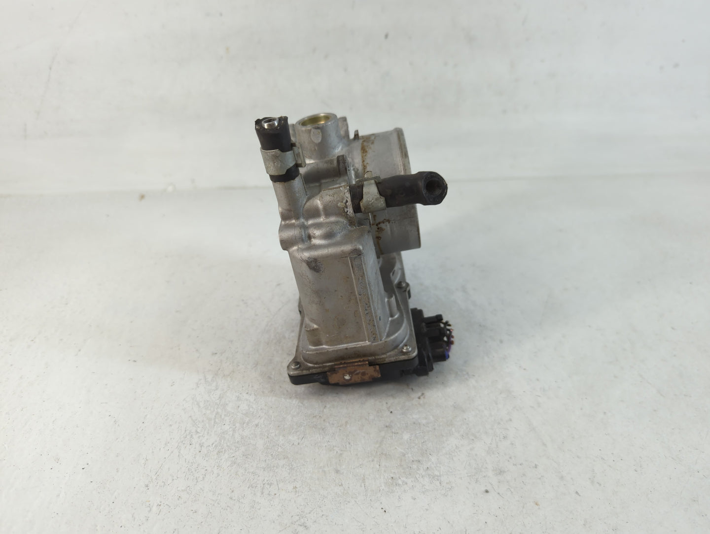 2007-2012 Nissan Sentra Throttle Body P/N:ET-A60-02 Fits OEM Used Auto Parts - Oemusedautoparts1.com