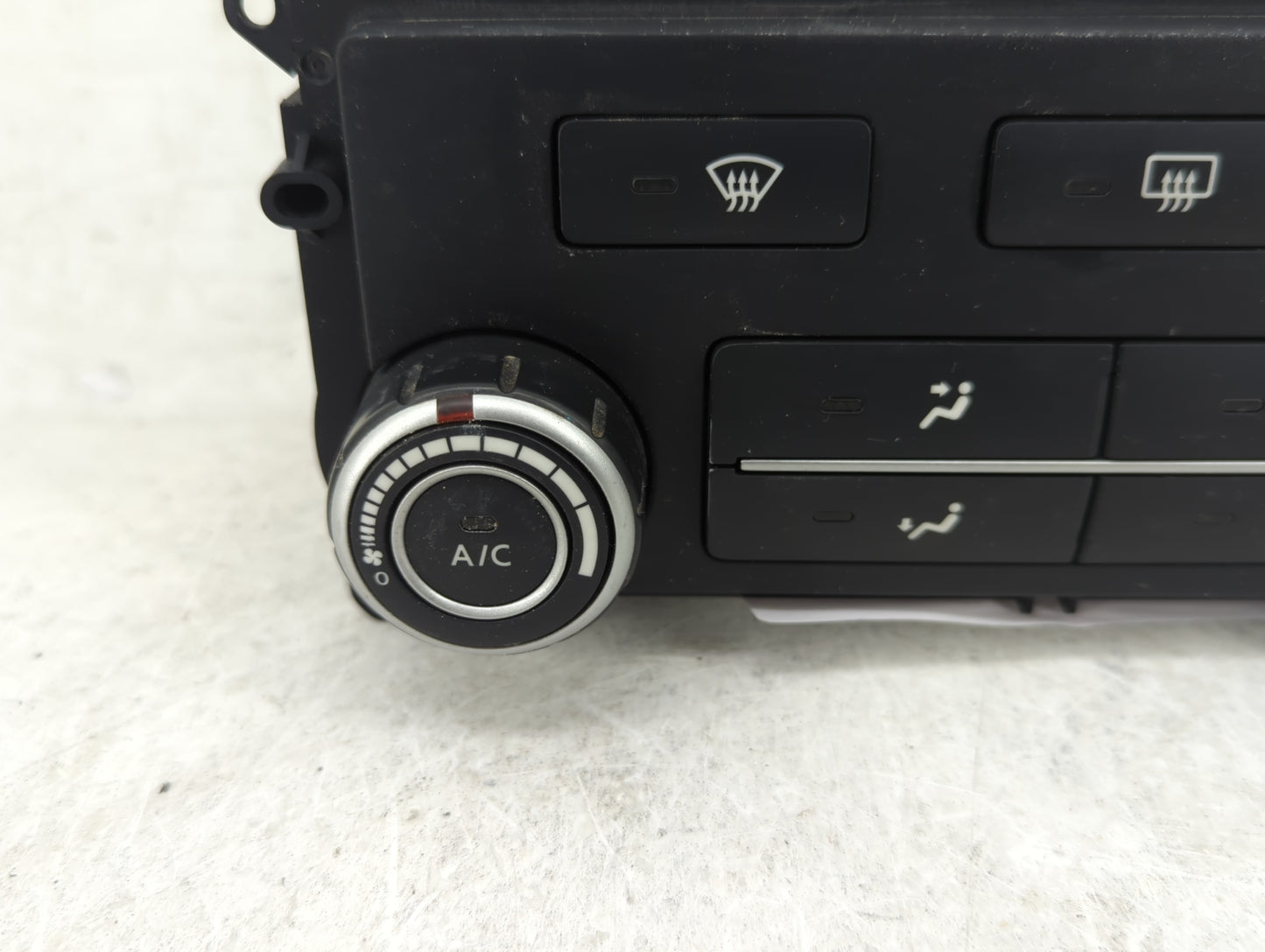 2007 Nissan Titan Climate Control Module Temperature AC/Heater Replacement P/N:27510-ZR10A Fits OEM Used Auto Parts - Oemuse