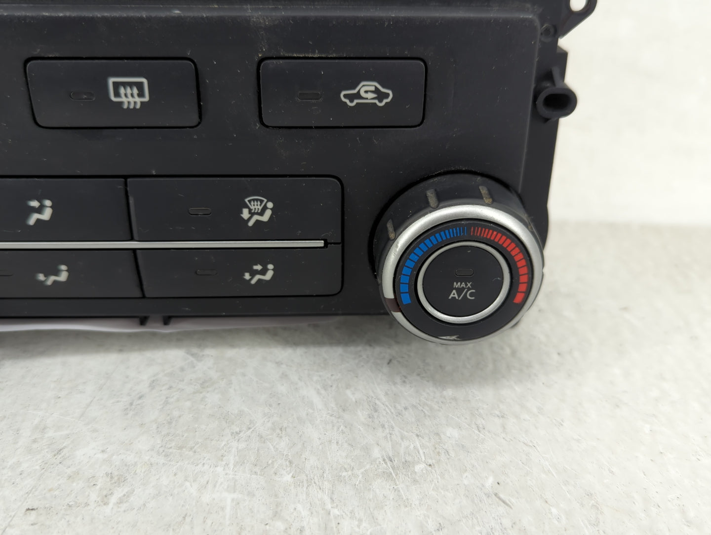 2007 Nissan Titan Climate Control Module Temperature AC/Heater Replacement P/N:27510-ZR10A Fits OEM Used Auto Parts - Oemuse