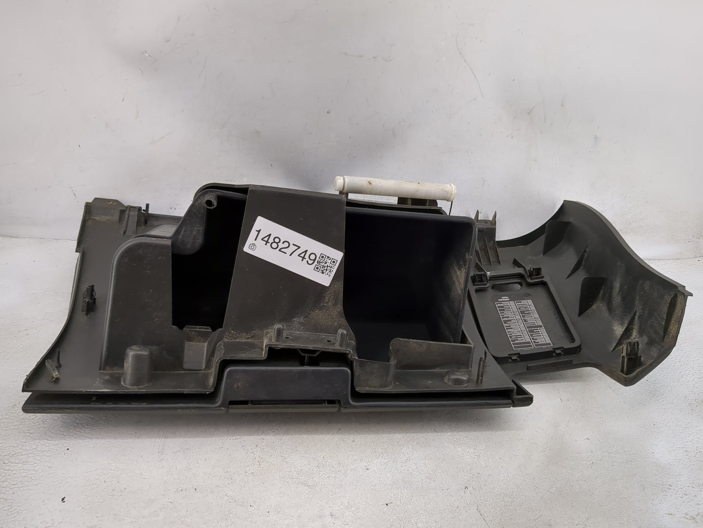 2007 Nissan Titan Passenger Glove Box Door Storage Compartment - Oemusedautoparts1.com