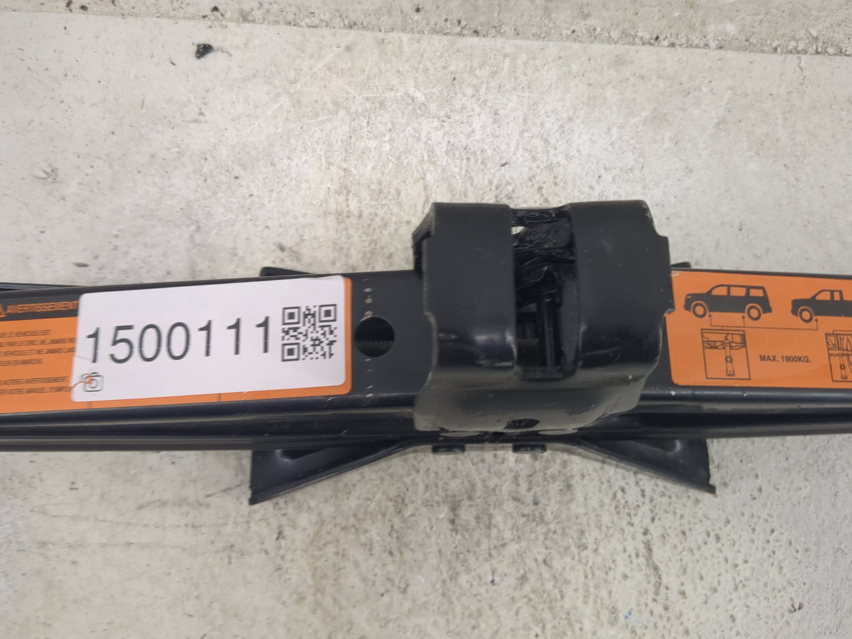 2007 Nissan Titan Spare Scissor Car Jack - Oemusedautoparts1.com