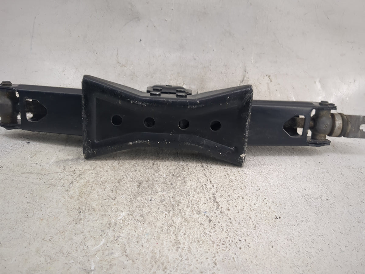 2007 Nissan Titan Spare Scissor Car Jack - Oemusedautoparts1.com