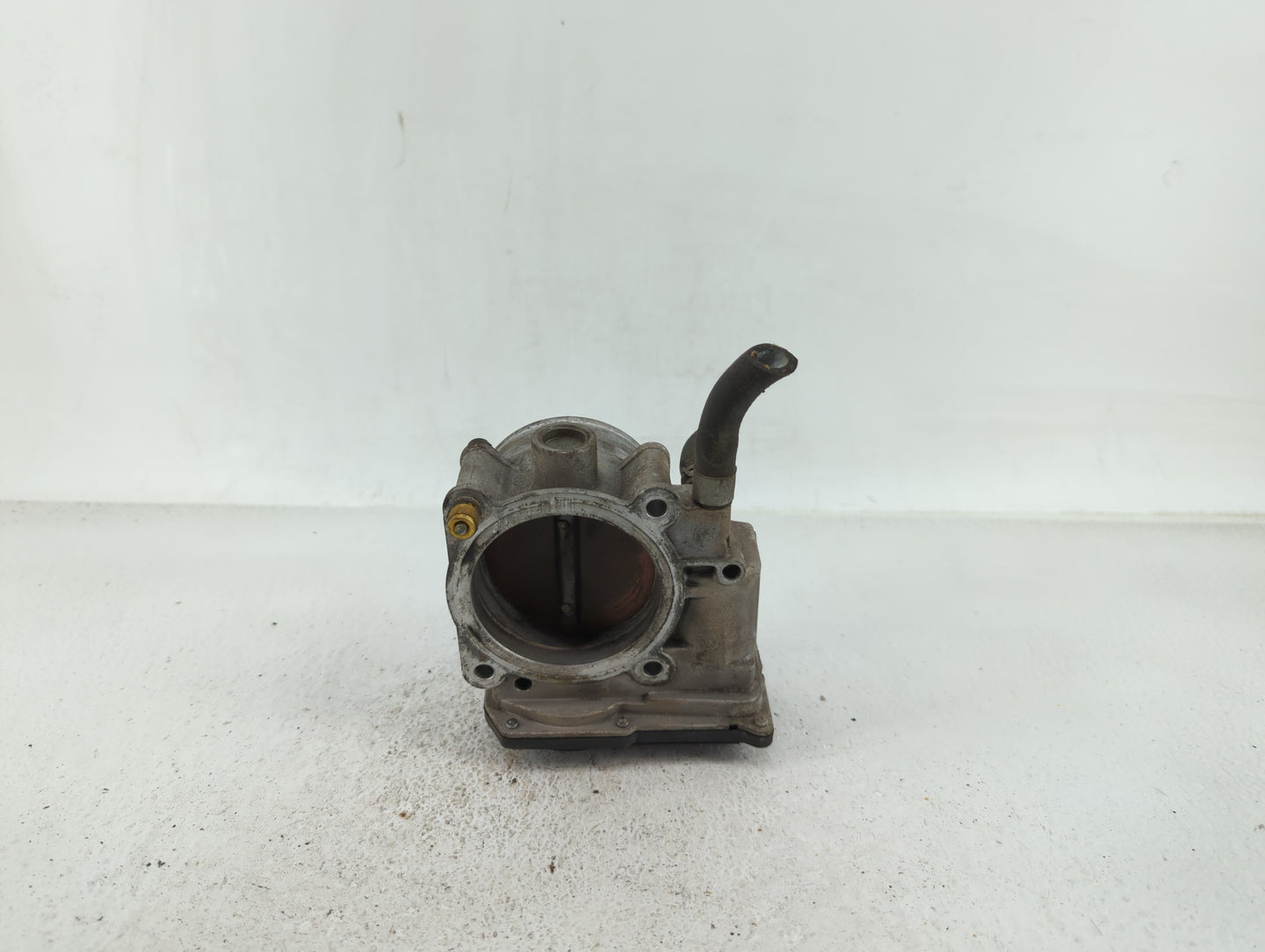 2004-2012 Nissan Titan Throttle Body P/N:16119 7S000 Fits Fits 2004 2005 2006 2007 2008 2009 2010 2011 2012 2013 2014 OEM Us