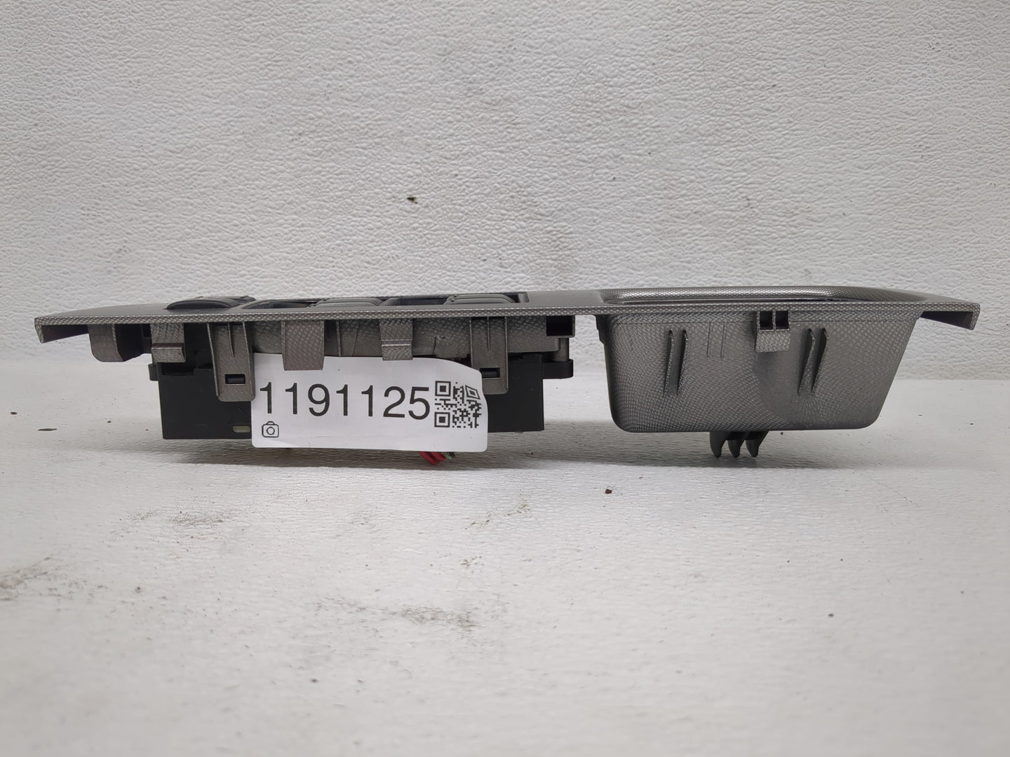 2007-2009 Nissan Versa Master Power Window Switch Replacement Driver Side Left Fits Fits 2007 2008 2009 OEM Used Auto Parts 
