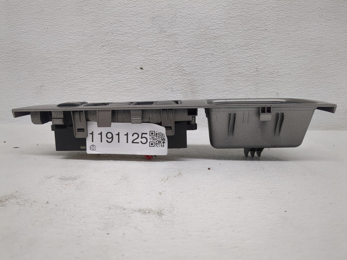 2007-2009 Nissan Versa Master Power Window Switch Replacement Driver Side Left Fits Fits 2007 2008 2009 OEM Used Auto Parts 