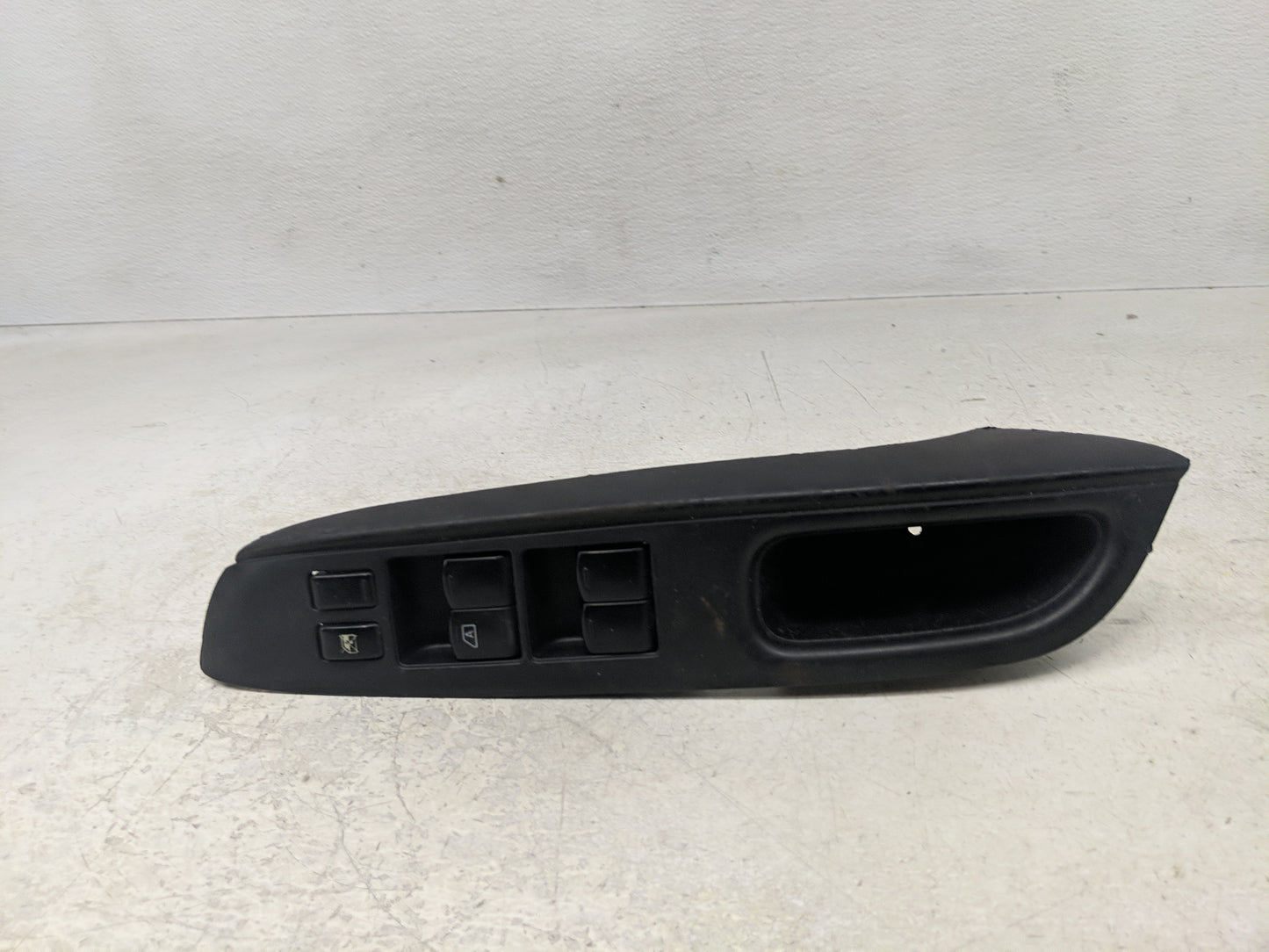 2007-2012 Nissan Versa Driver Left Front Window Regulator - Oemusedautoparts1.com