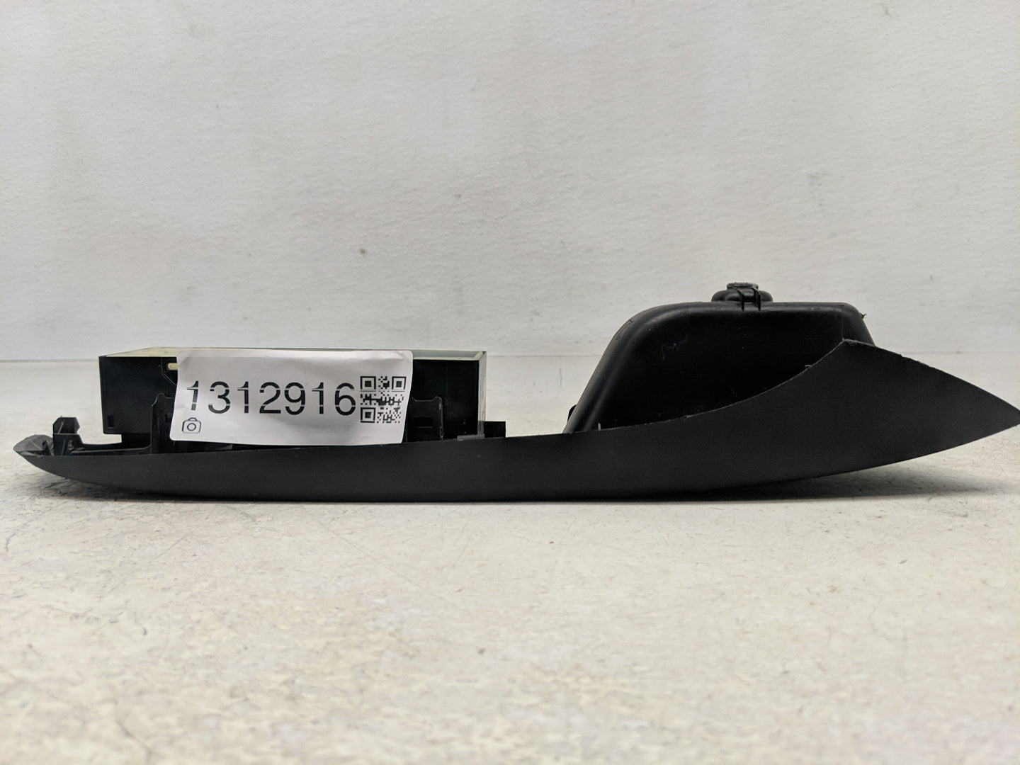 2007-2012 Nissan Versa Driver Left Front Window Regulator - Oemusedautoparts1.com