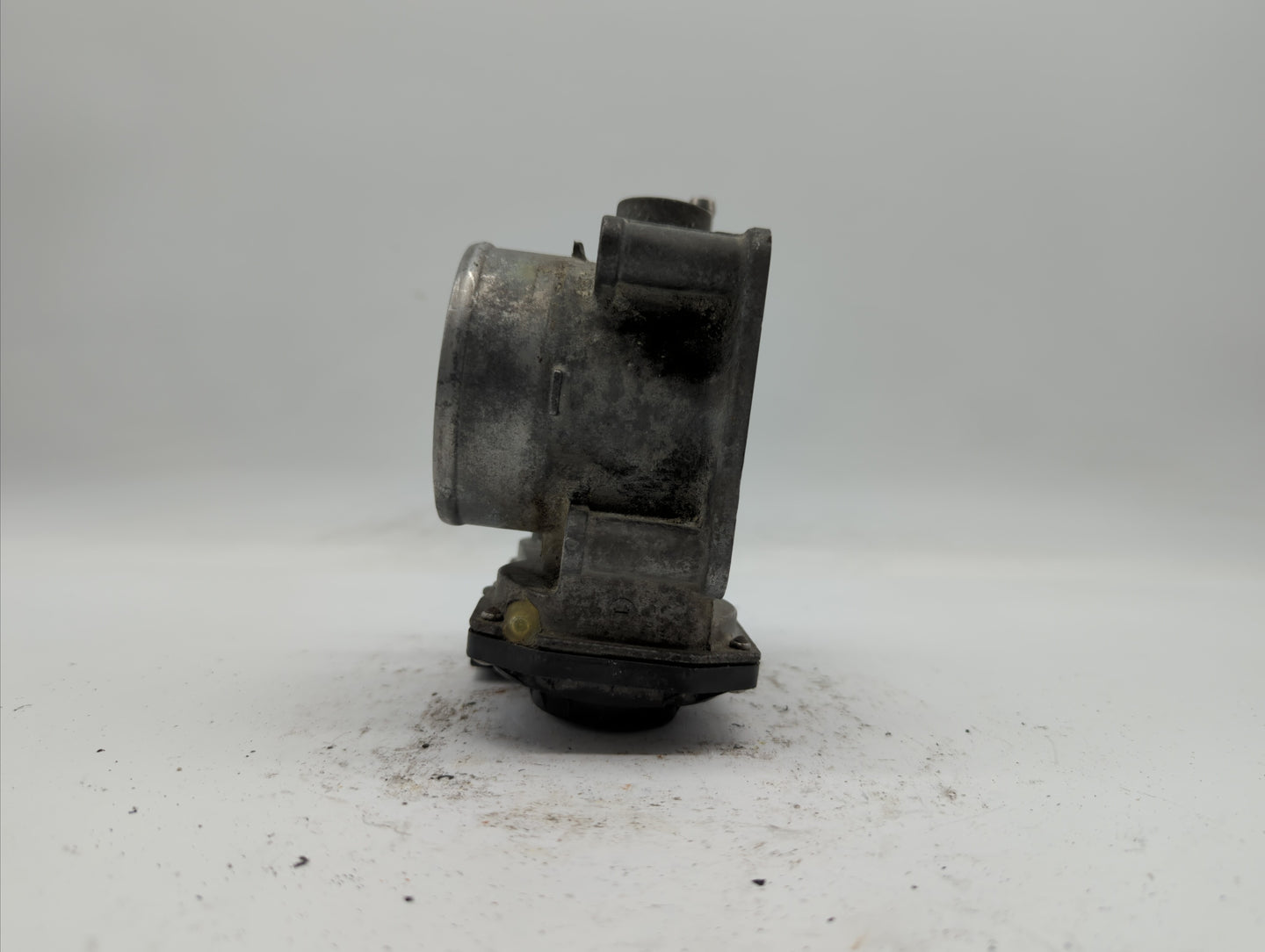 2007-2012 Nissan Versa Throttle Body P/N:ET-A60-02 E ET-A60-02 J Fits OEM Used Auto Parts - Oemusedautoparts1.com