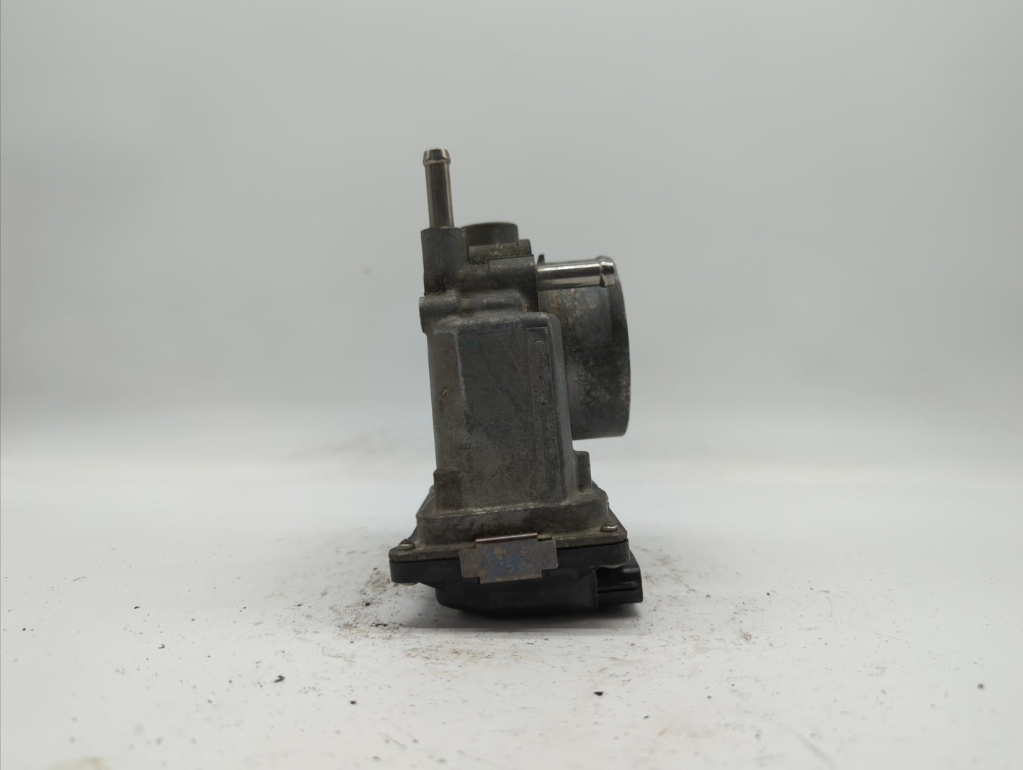 2007-2012 Nissan Versa Throttle Body P/N:ET-A60-02 E ET-A60-02 J Fits OEM Used Auto Parts - Oemusedautoparts1.com