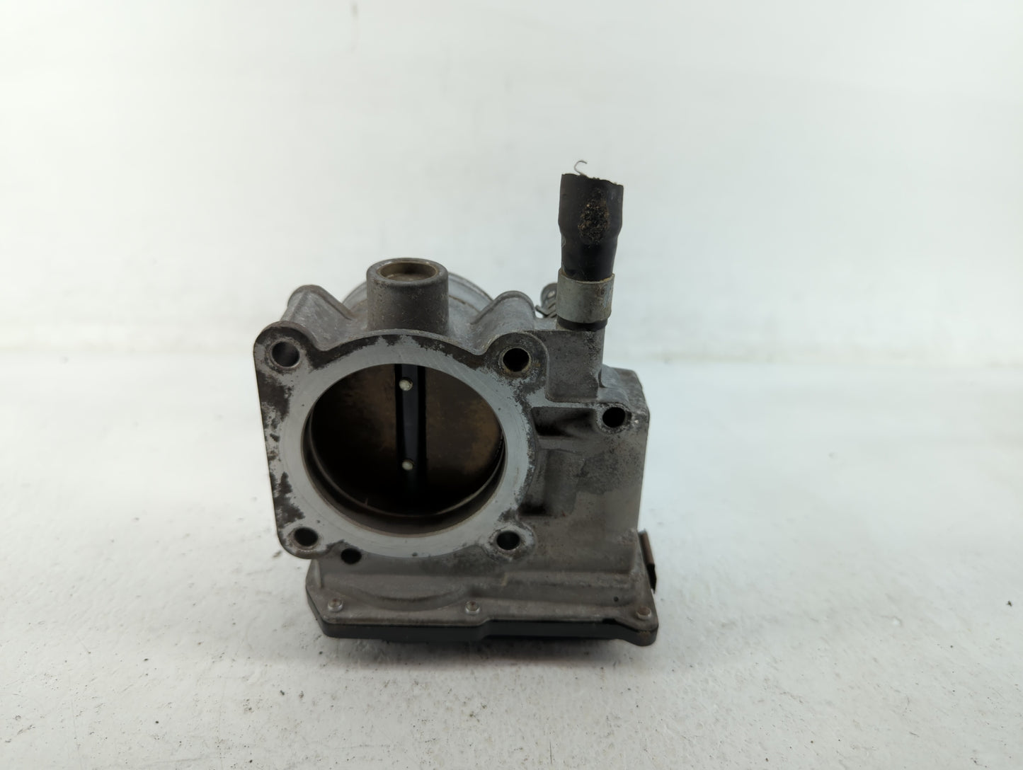 2007-2012 Nissan Versa Throttle Body P/N:ET-A60-02 E ET-A60-02 J Fits OEM Used Auto Parts - Oemusedautoparts1.com