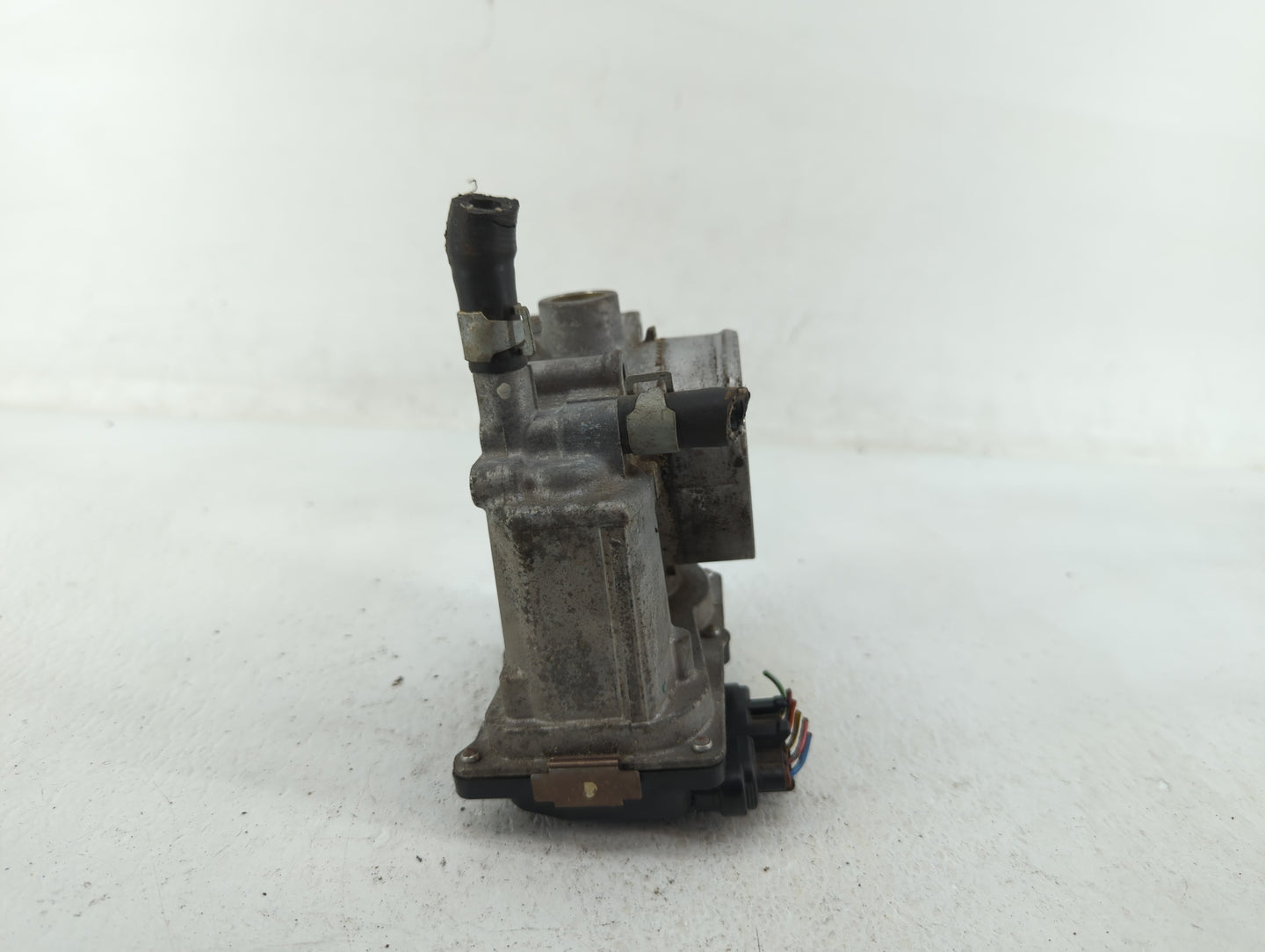 2007-2012 Nissan Versa Throttle Body P/N:ET-A60-02 E ET-A60-02 J Fits OEM Used Auto Parts - Oemusedautoparts1.com