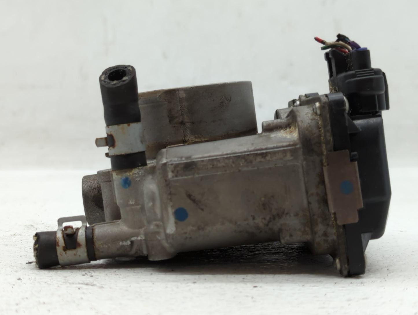 2007-2012 Nissan Versa Throttle Body P/N:ET-A60-02 E ET-A60-02 J Fits OEM Used Auto Parts - Oemusedautoparts1.com