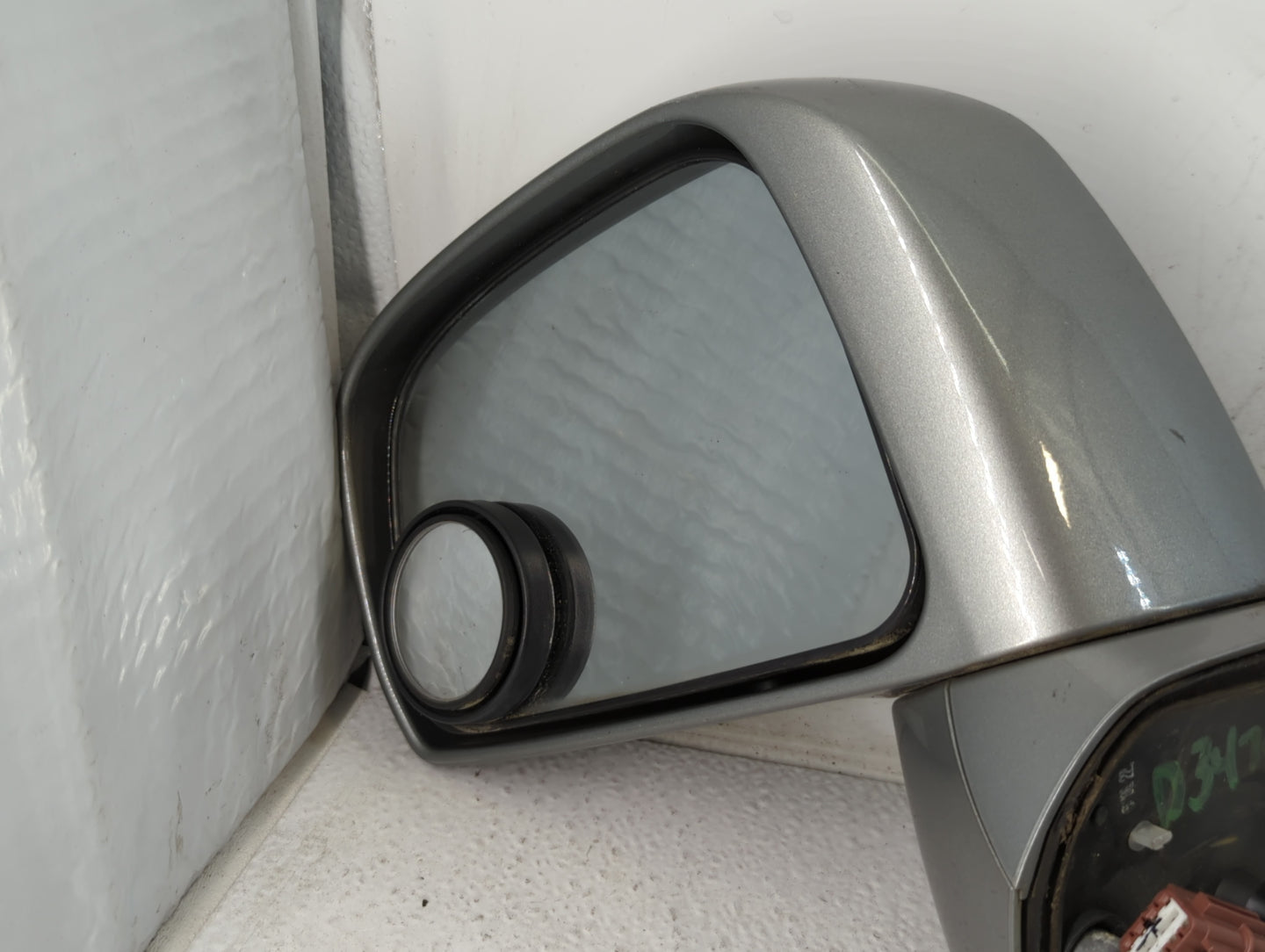 2007 Nissan Versa Driver Side View Mirror - Left Door Mirror OEM Used - Oemusedautoparts1.com