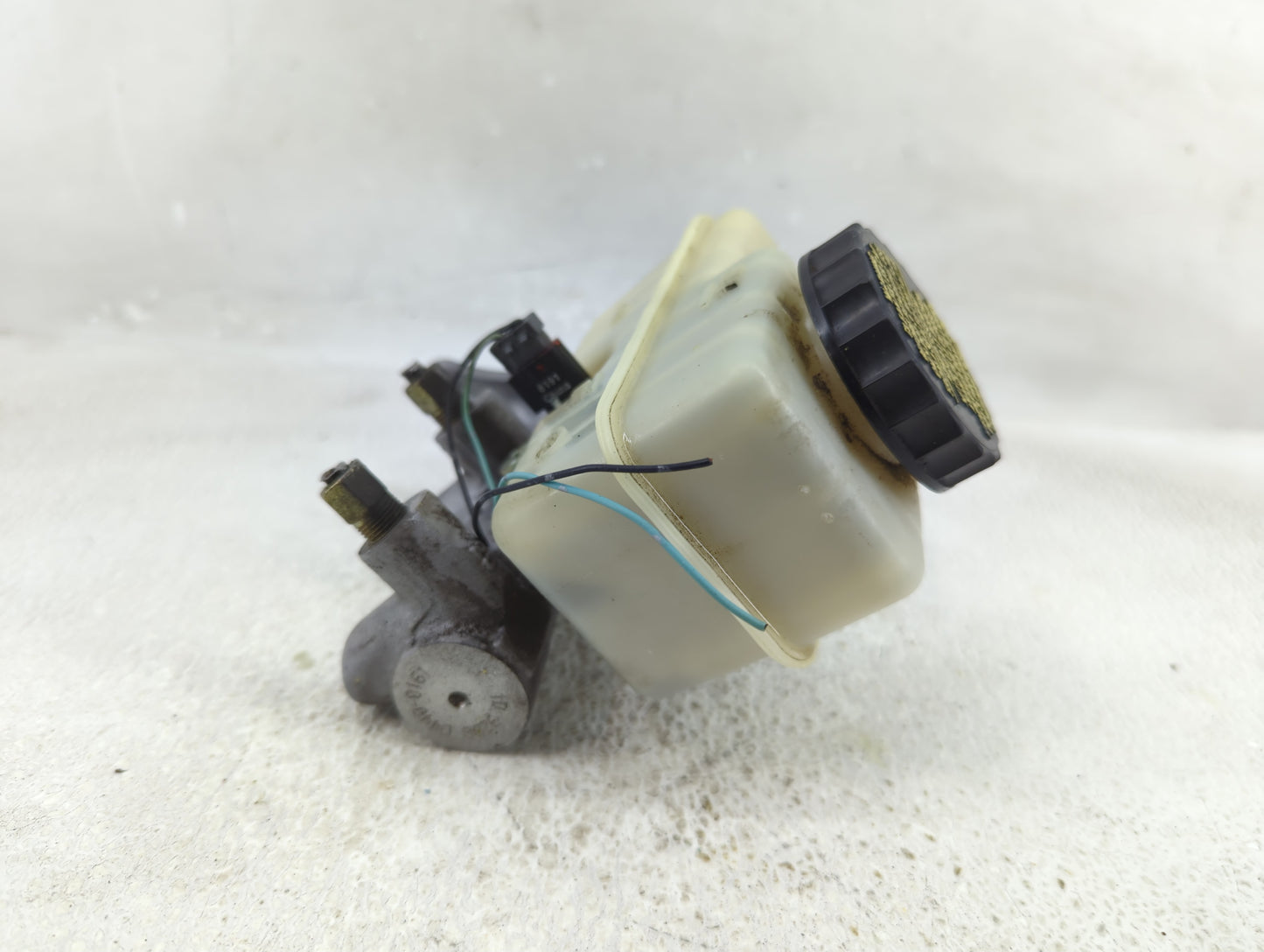2005-2007 Nissan Xterra Brake Master Cylinder - Oemusedautoparts1.com