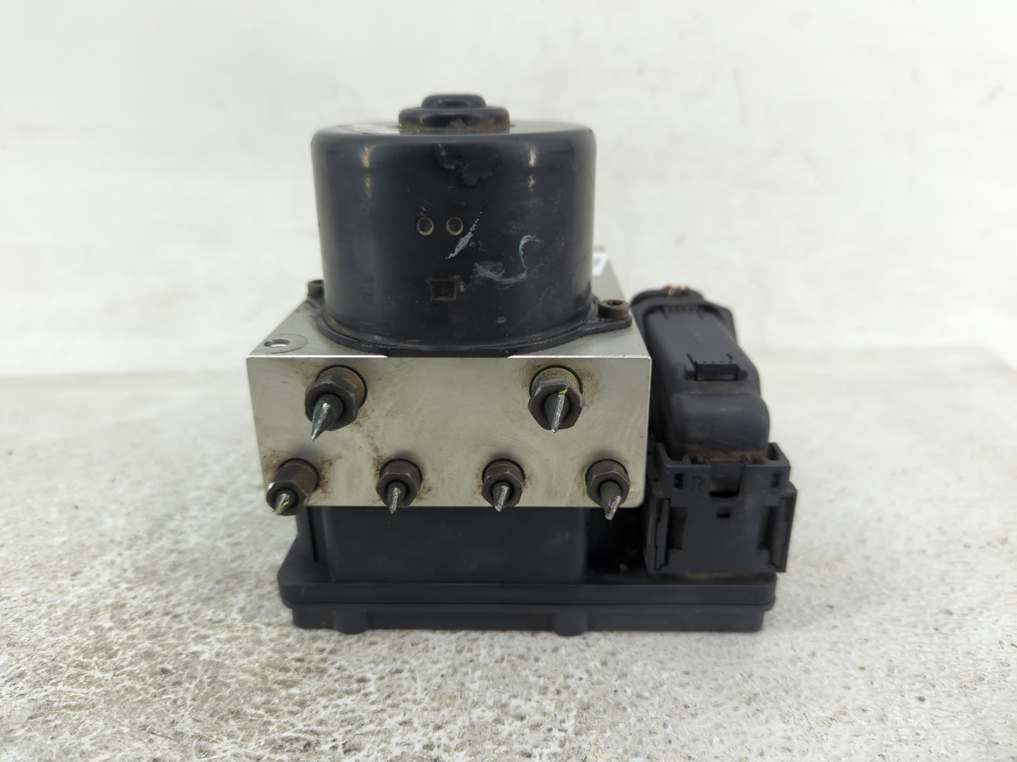 2006-2007 Nissan Xterra ABS Pump Control Module Replacement P/N:47660ZP00A Fits Fits 2006 2007 OEM Used Auto Parts - Oemused