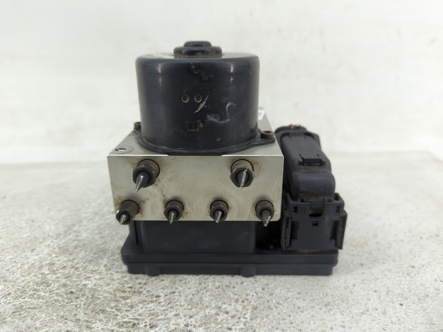 2006-2007 Nissan Xterra ABS Pump Control Module Replacement P/N:47660ZP00A Fits Fits 2006 2007 OEM Used Auto Parts - Oemused