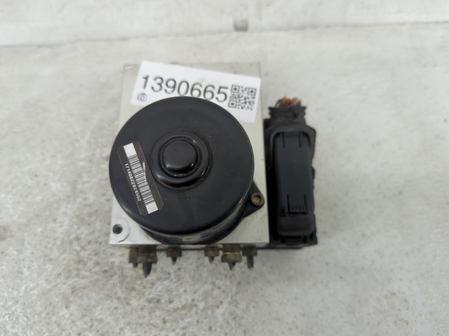 2006-2007 Nissan Xterra ABS Pump Control Module Replacement P/N:47660ZP00A Fits Fits 2006 2007 OEM Used Auto Parts - Oemused