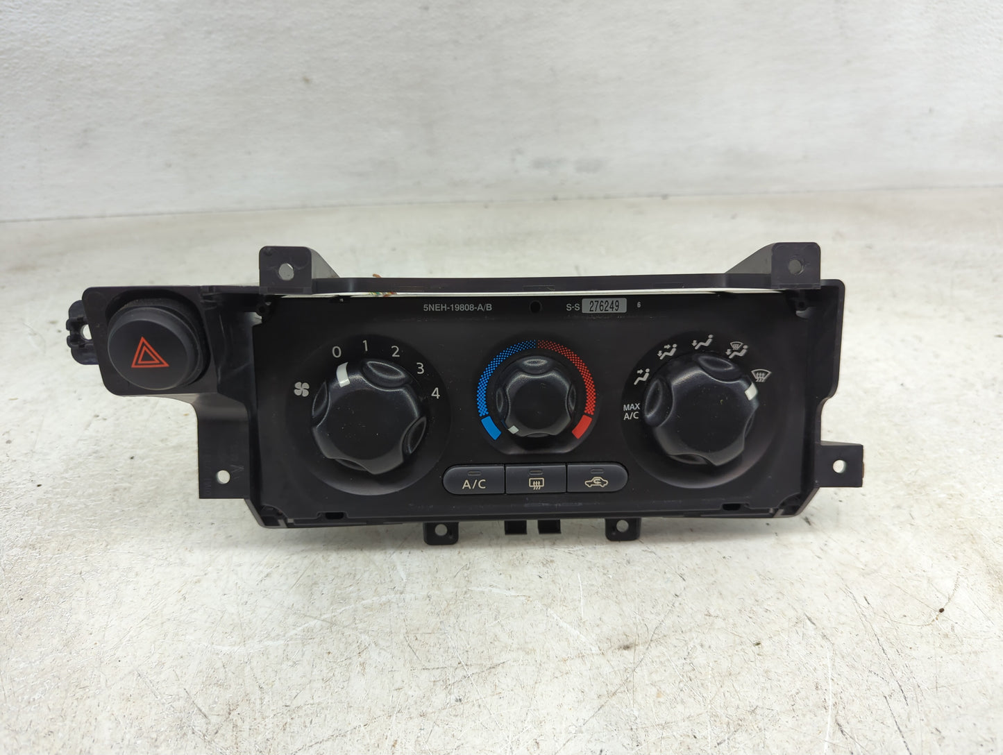 2005-2010 Nissan Xterra Climate Control Module Temperature AC/Heater Replacement P/N:5NEH-19808-B 5NEH-19808-A Fits OEM Used