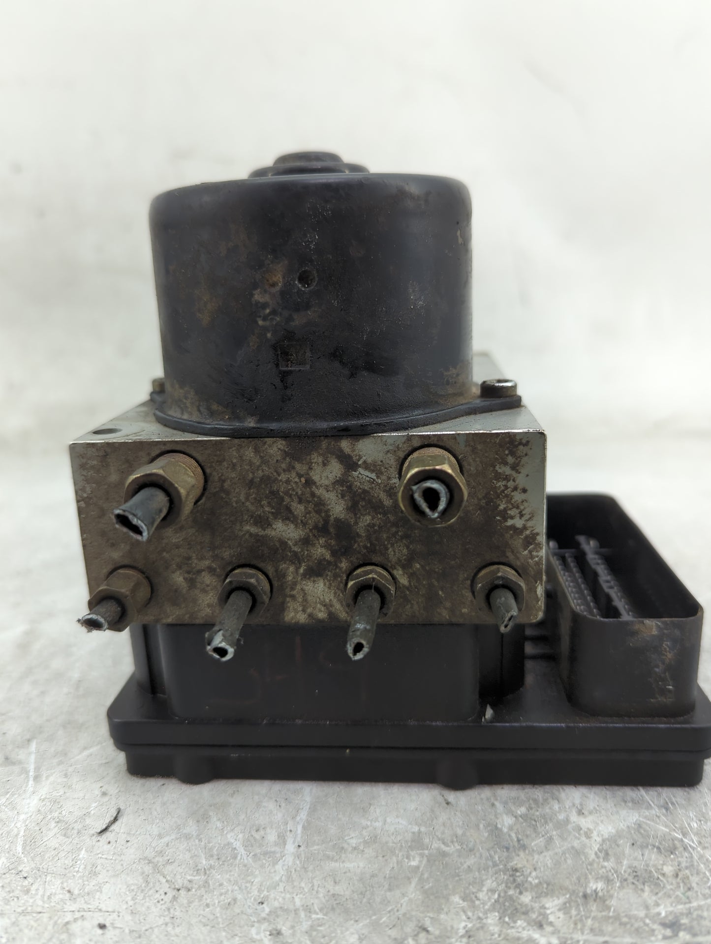 2006-2007 Nissan Xterra ABS Pump Control Module Replacement P/N:47660ZP00A Fits Fits 2006 2007 OEM Used Auto Parts - Oemused