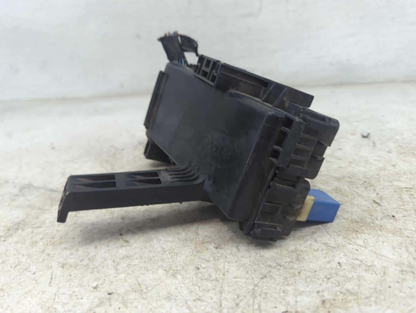 2005-2007 Nissan Xterra Fusebox Fuse Box Panel Relay Module P/N:ZP00B 24382 Fits Fits 2005 2006 2007 OEM Used Auto Parts - O