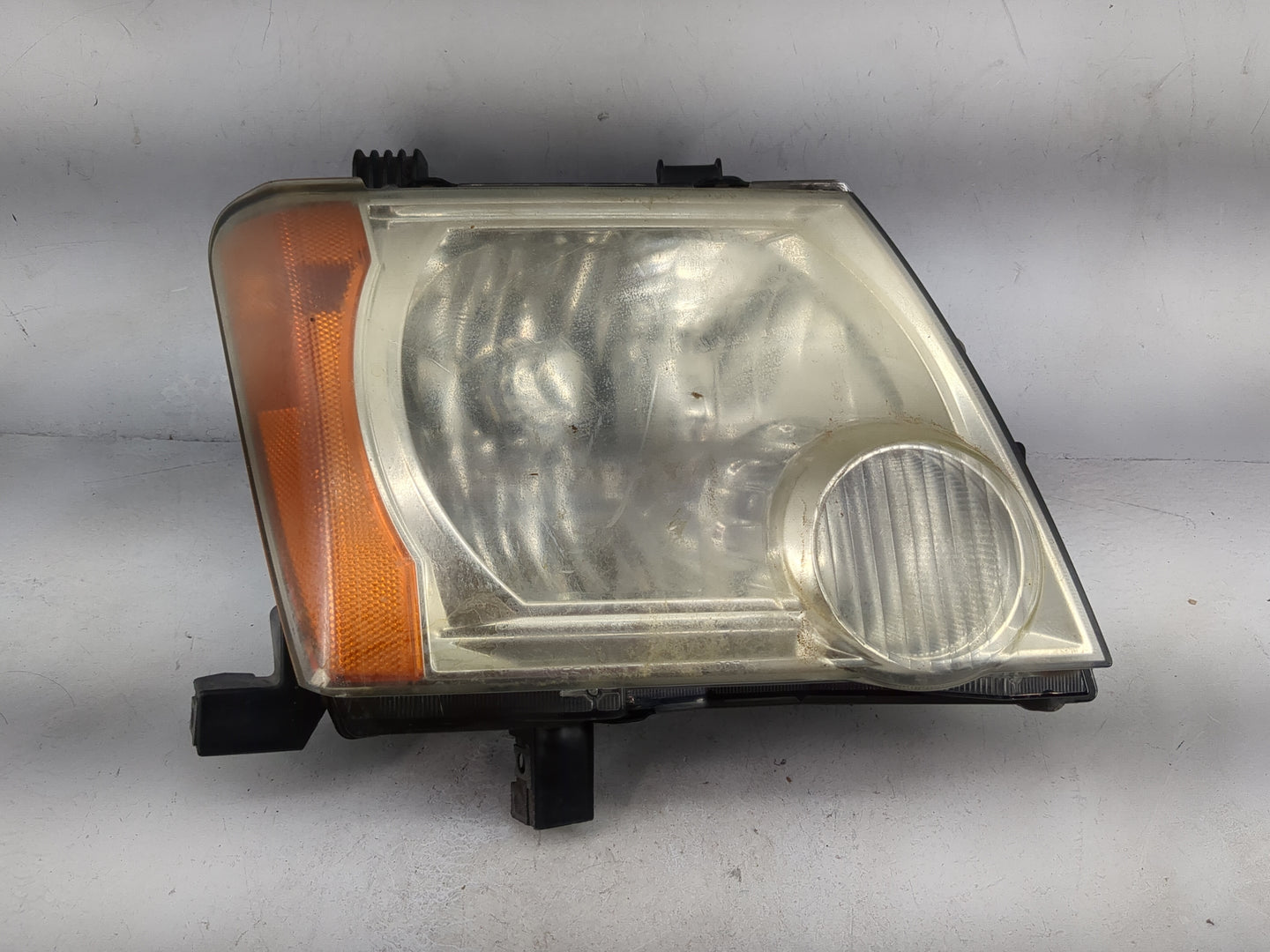 2007 Nissan Xterra Passenger Right Oem Head Light Headlight Lamp - Oemusedautoparts1.com
