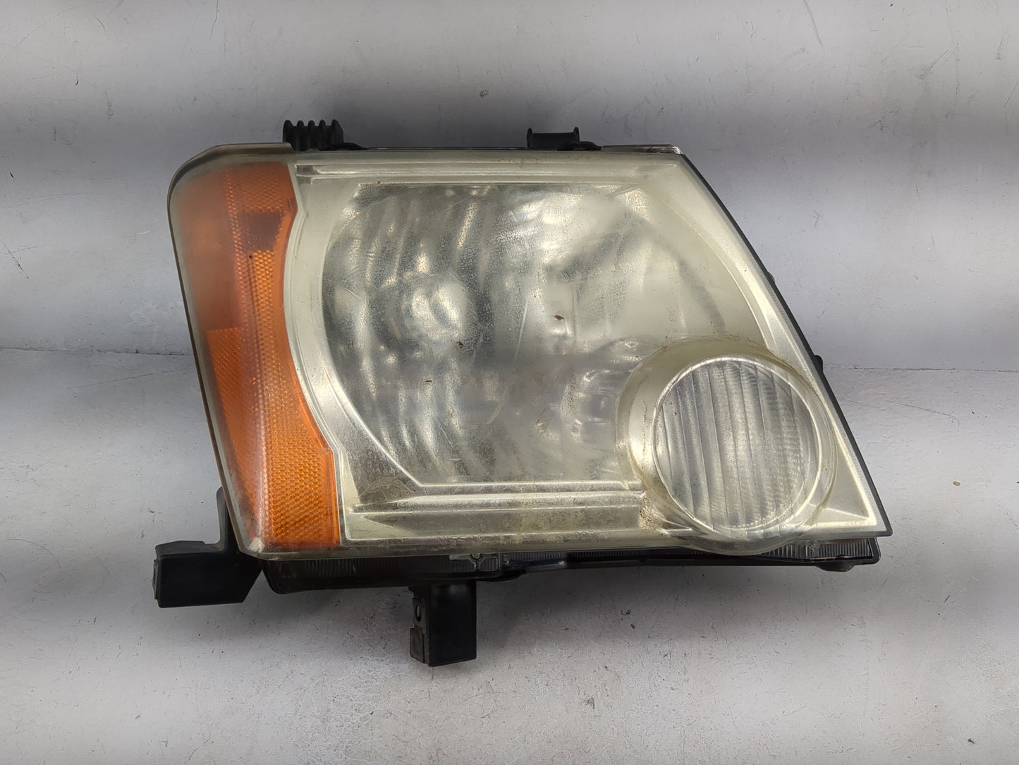 2007 Nissan Xterra Passenger Right Oem Head Light Headlight Lamp - Oemusedautoparts1.com