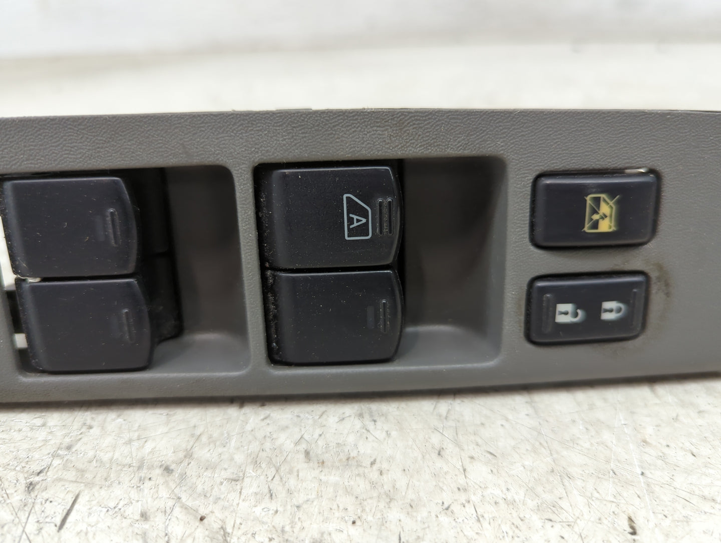 2007-2015 Nissan Xterra Master Power Window Switch Replacement Driver Side Left P/N:25401 ZP70A 2600 Fits OEM Used Auto Part