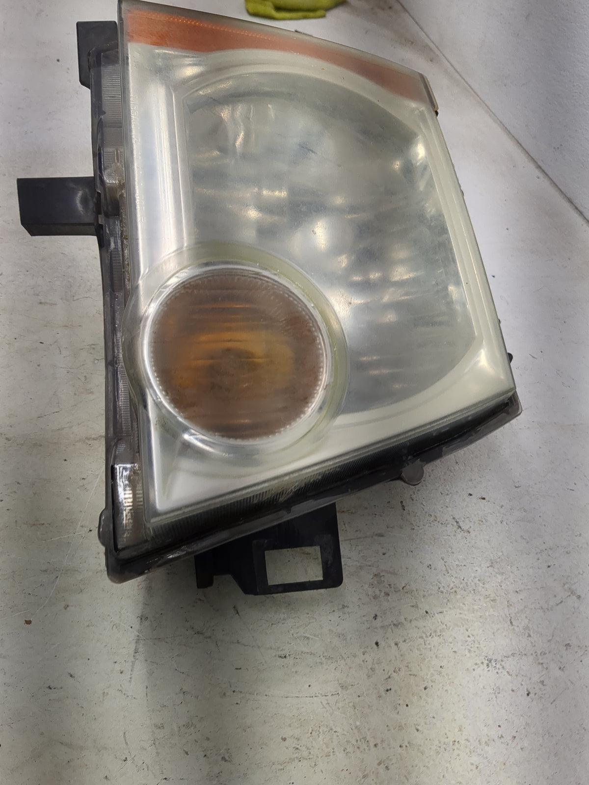 2005-2015 Nissan Xterra Passenger Right Oem Head Light Headlight Lamp - Oemusedautoparts1.com