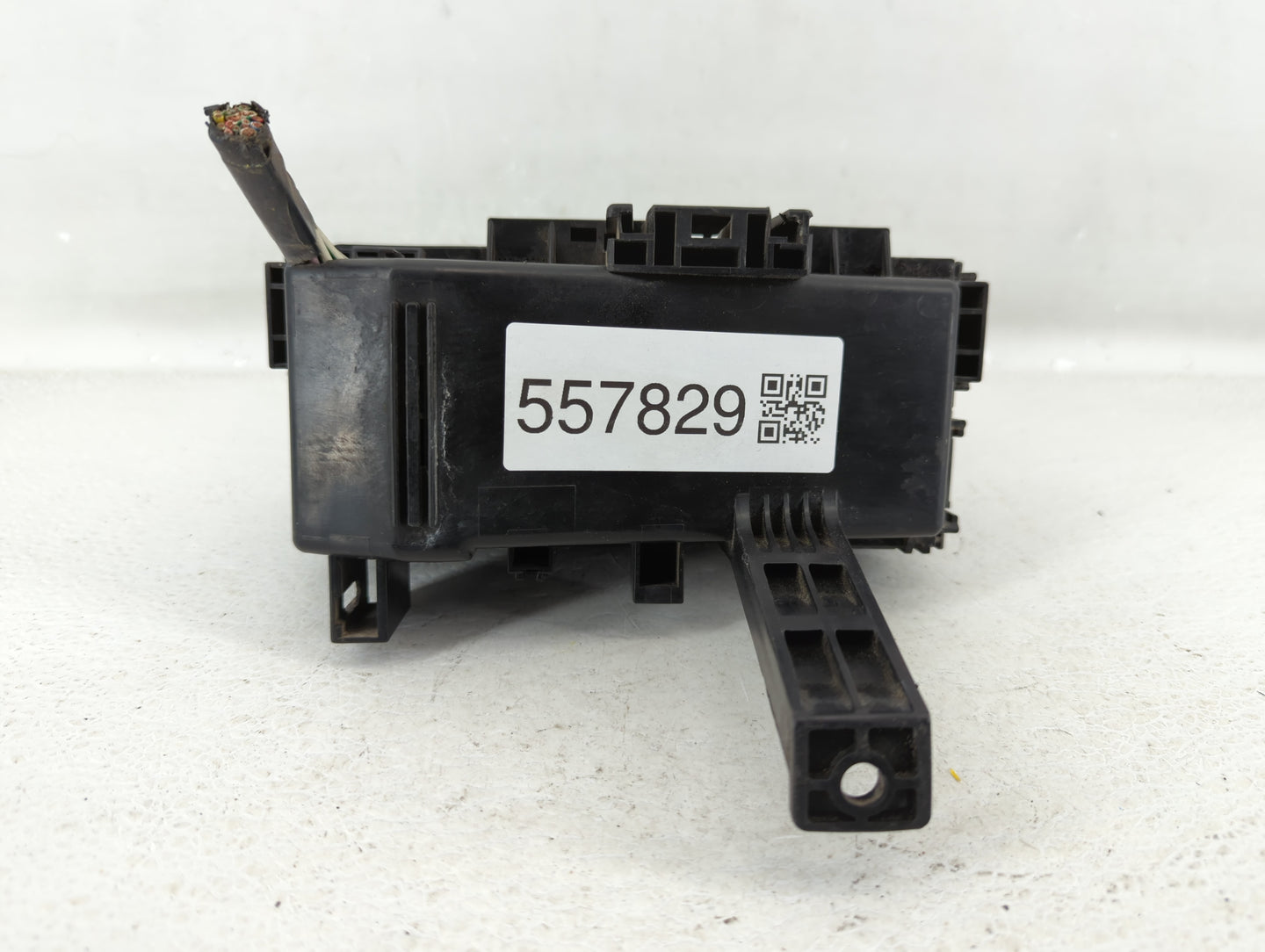 2005-2007 Nissan Xterra Fusebox Fuse Box Panel Relay Module P/N:24382 ZP50A Fits Fits 2005 2006 2007 OEM Used Auto Parts - O