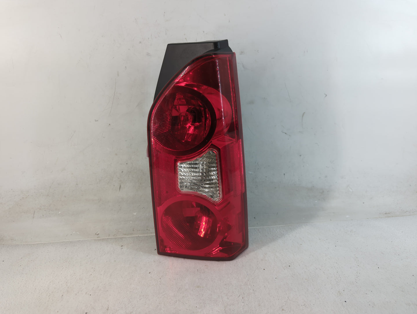 2005-2015 Nissan Xterra Tail Light Assembly Passenger Right OEM Fits Fits 2005 2006 2007 2008 2009 2010 2011 2012 2013 2014 