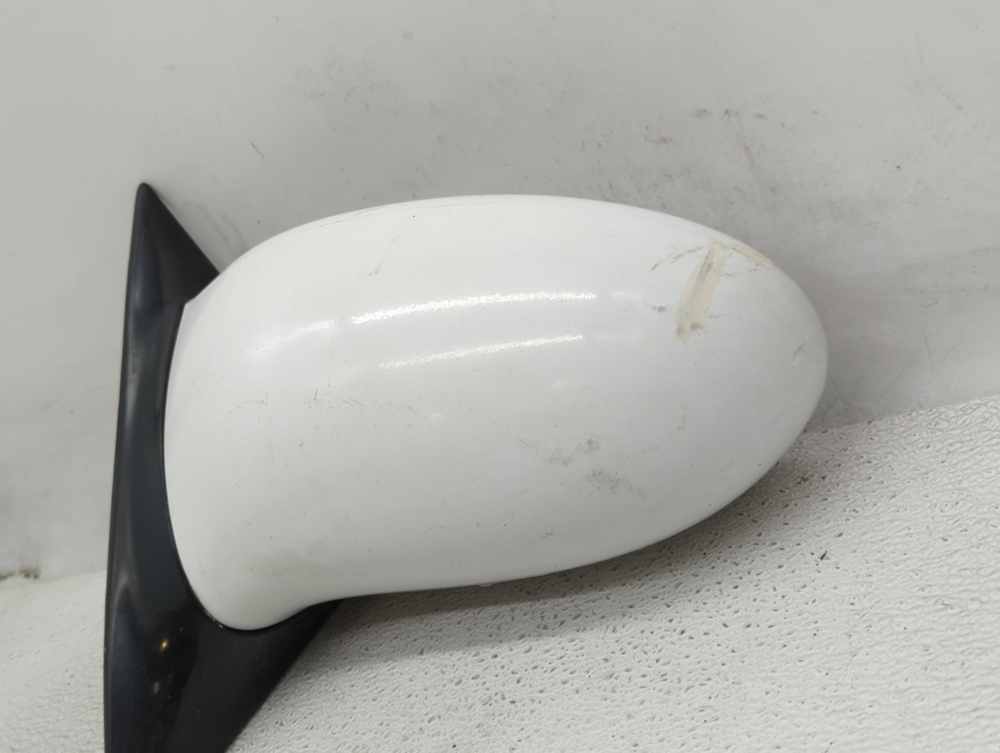 2007 Oldsmobile Alero Driver Left Side View Manual Door Mirror White - Oemusedautoparts1.com