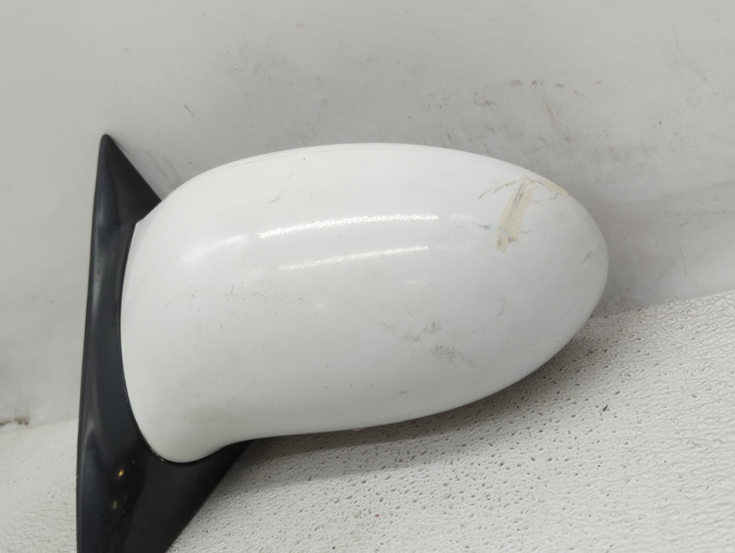 2007 Oldsmobile Alero Driver Left Side View Manual Door Mirror White - Oemusedautoparts1.com