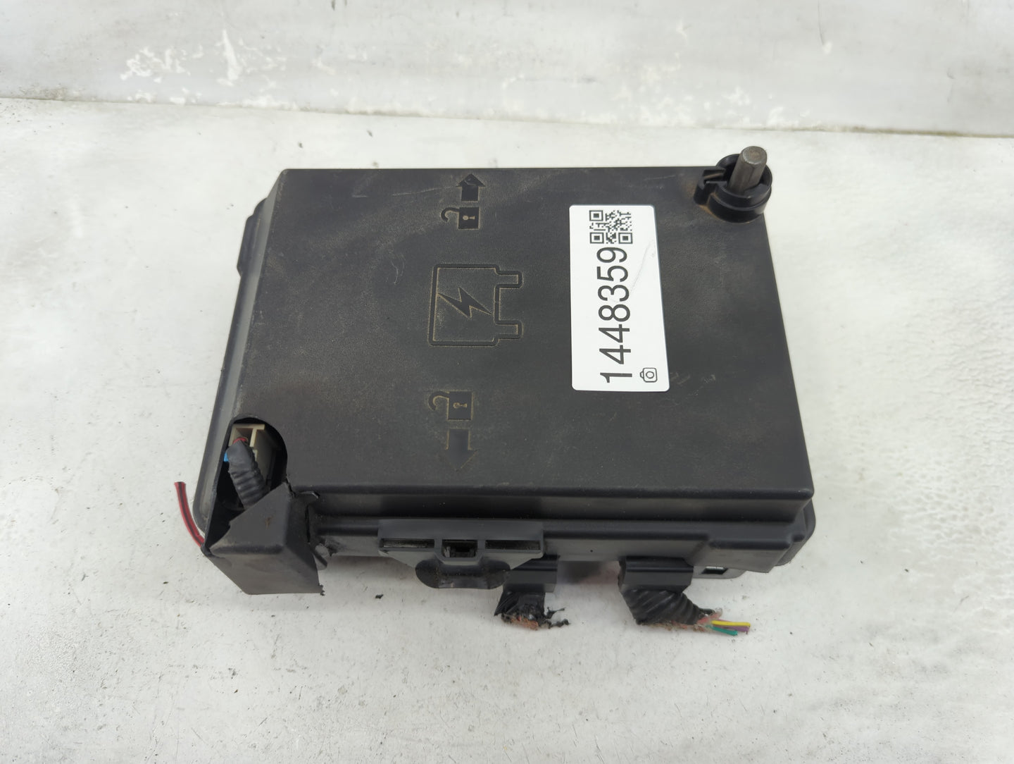 2007 Pontiac G5 Fusebox Fuse Box Panel Relay Module P/N:6351-1645 Fits OEM Used Auto Parts - Oemusedautoparts1.com