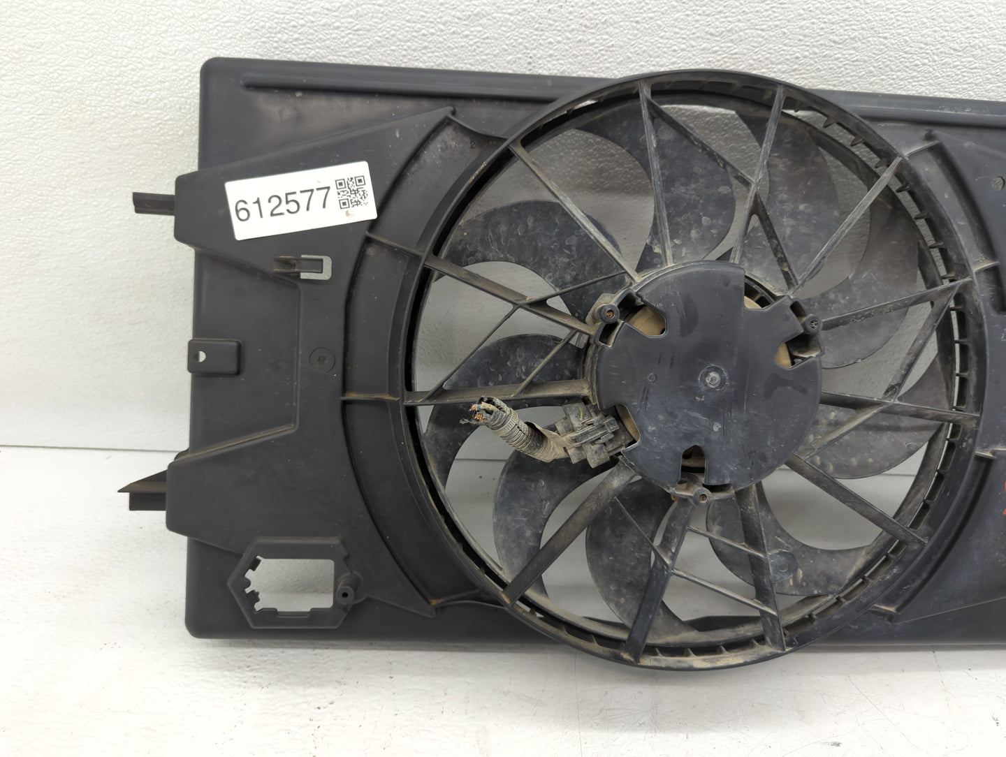 2007-2010 Pontiac G5 Left Radiator Fan Motor Assembly Black - Oemusedautoparts1.com