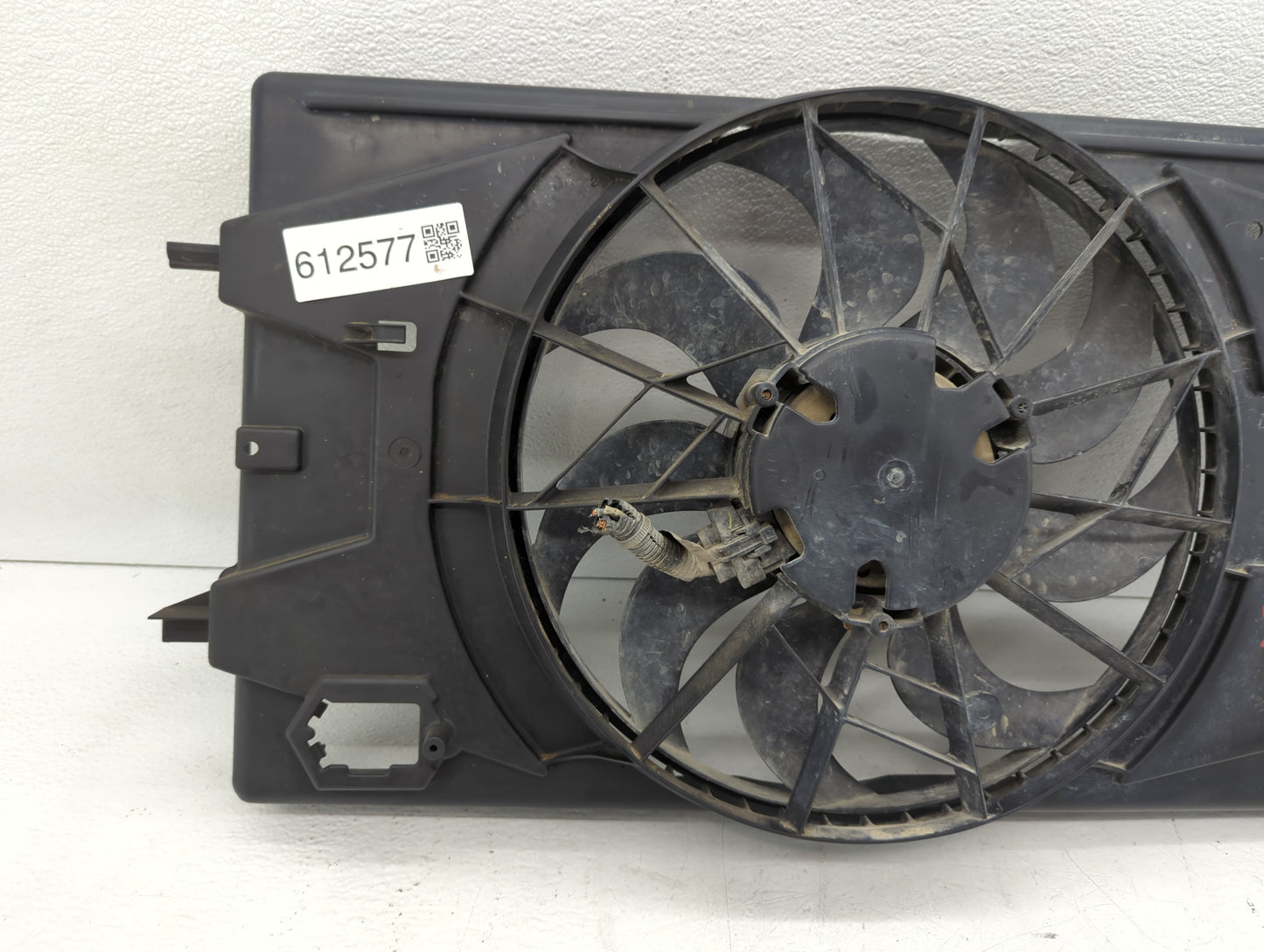 2007-2010 Pontiac G5 Left Radiator Fan Motor Assembly Black - Oemusedautoparts1.com