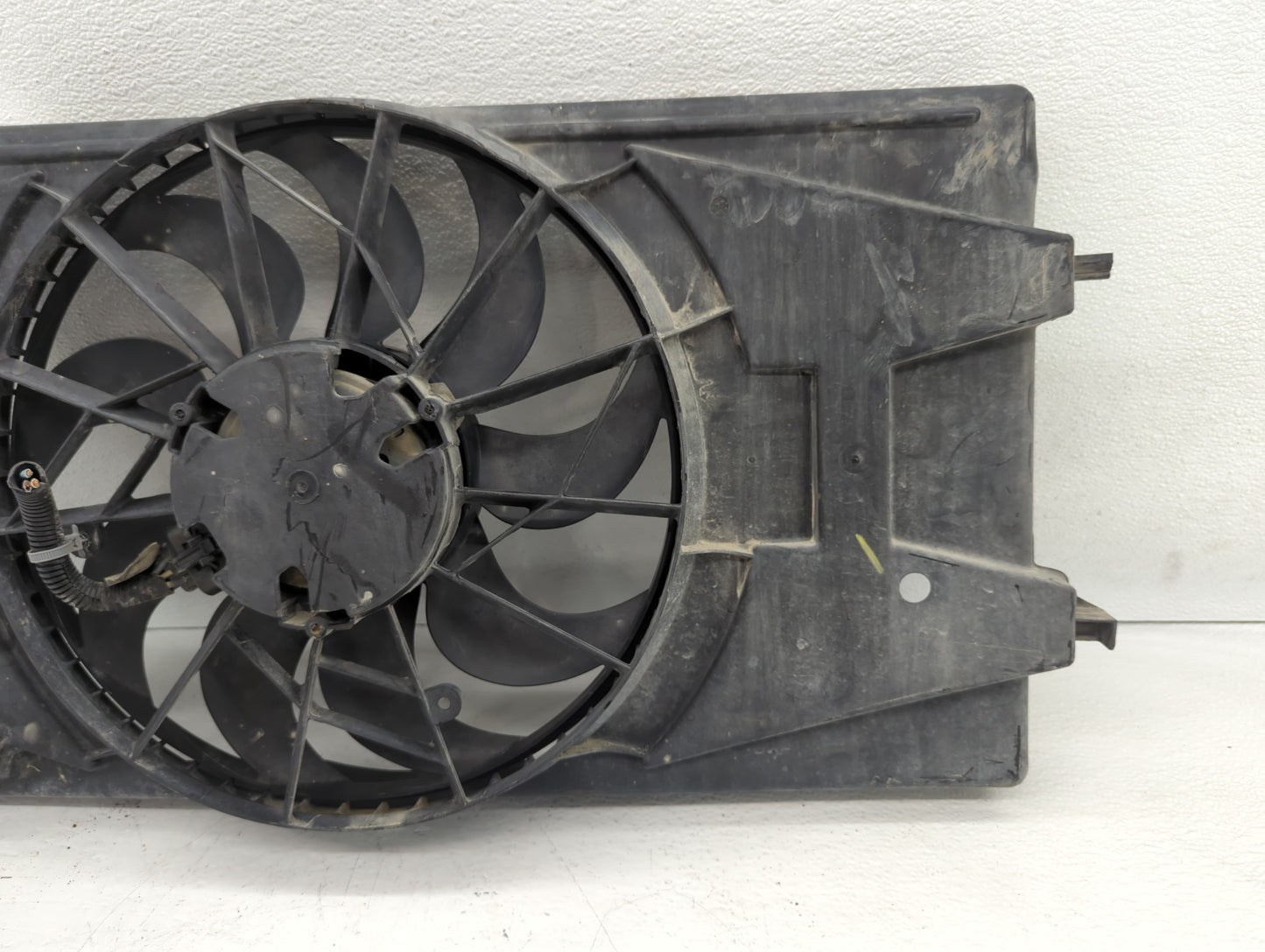 2007-2010 Pontiac G5 Left Radiator Fan Motor Assembly Black - Oemusedautoparts1.com