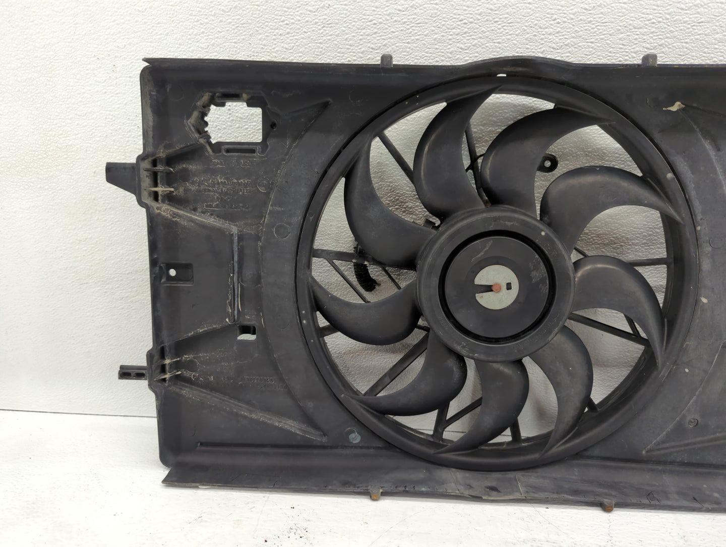 2007-2010 Pontiac G5 Left Radiator Fan Motor Assembly Black - Oemusedautoparts1.com
