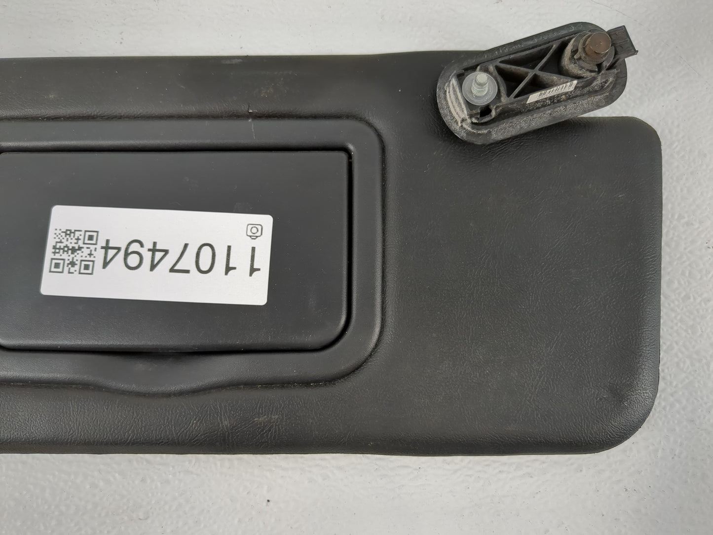 2005-2010 Pontiac G6 Sun Visor Shade Replacement Passenger Right Mirror Fits Fits 2005 2006 2007 2008 2009 2010 OEM Used Aut