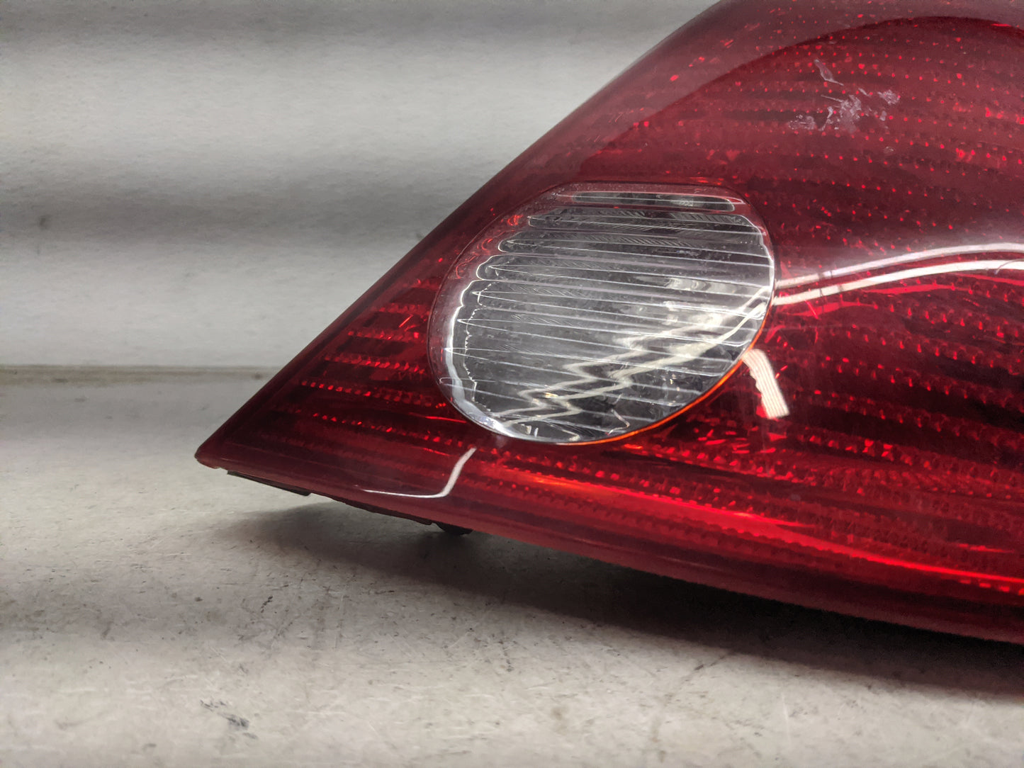 2005-2010 Pontiac G6 Tail Light Assembly Passenger Right OEM Fits Fits 2005 2006 2007 2008 2009 2010 OEM Used Auto Parts - O