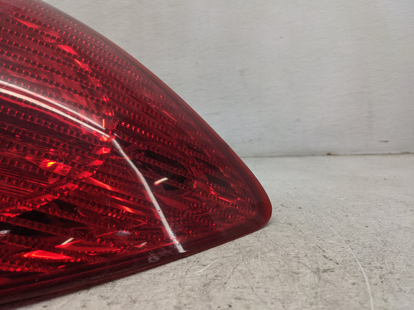 2005-2010 Pontiac G6 Tail Light Assembly Passenger Right OEM Fits Fits 2005 2006 2007 2008 2009 2010 OEM Used Auto Parts - O