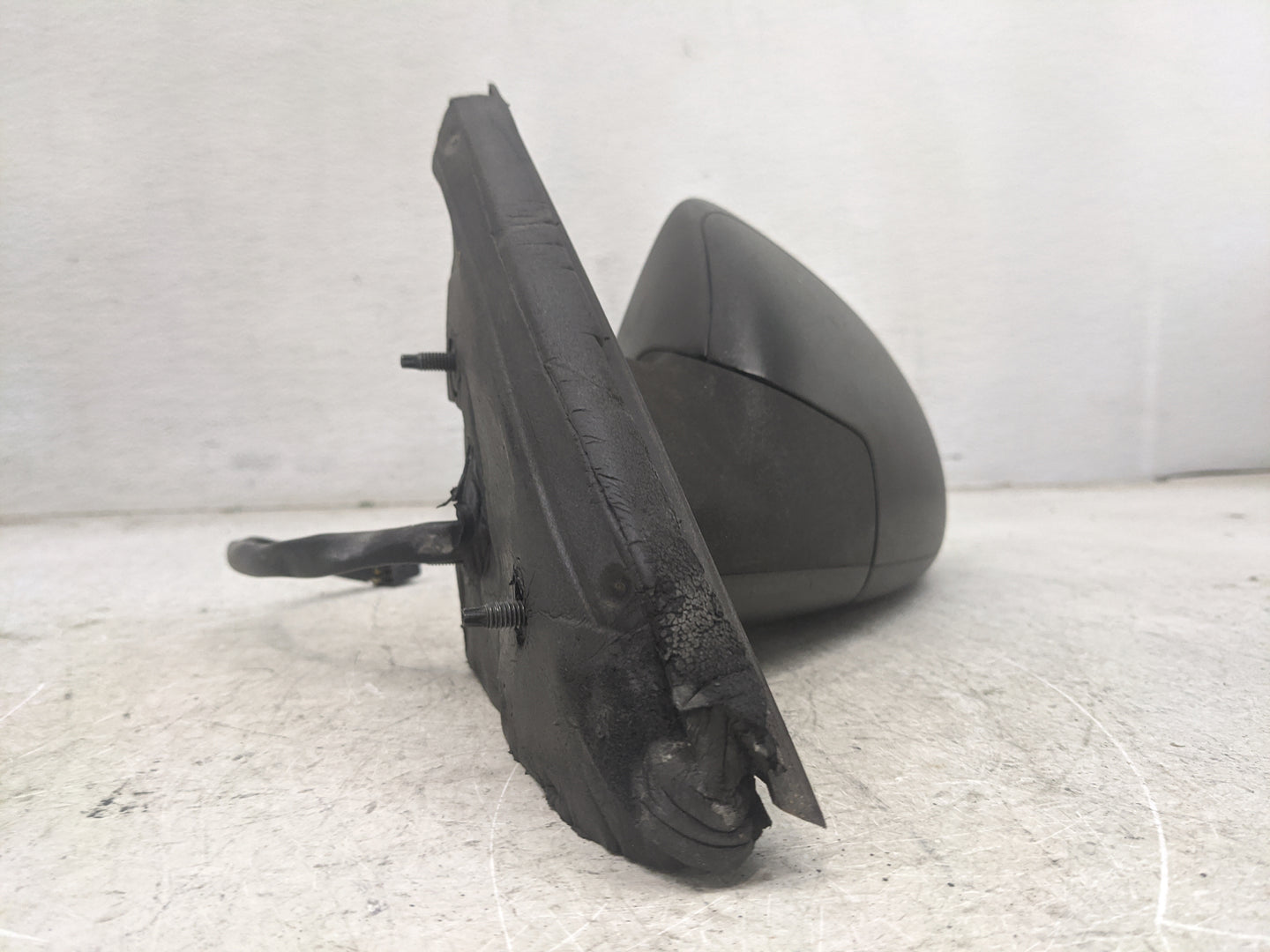 2005-2009 Pontiac G6 Driver Side View Mirror - Left Door Mirror OEM Used - Oemusedautoparts1.com