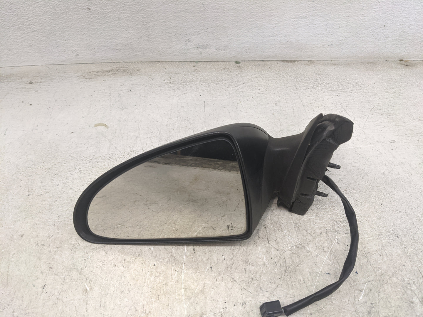 2005-2009 Pontiac G6 Driver Side View Mirror - Left Door Mirror OEM Used - Oemusedautoparts1.com