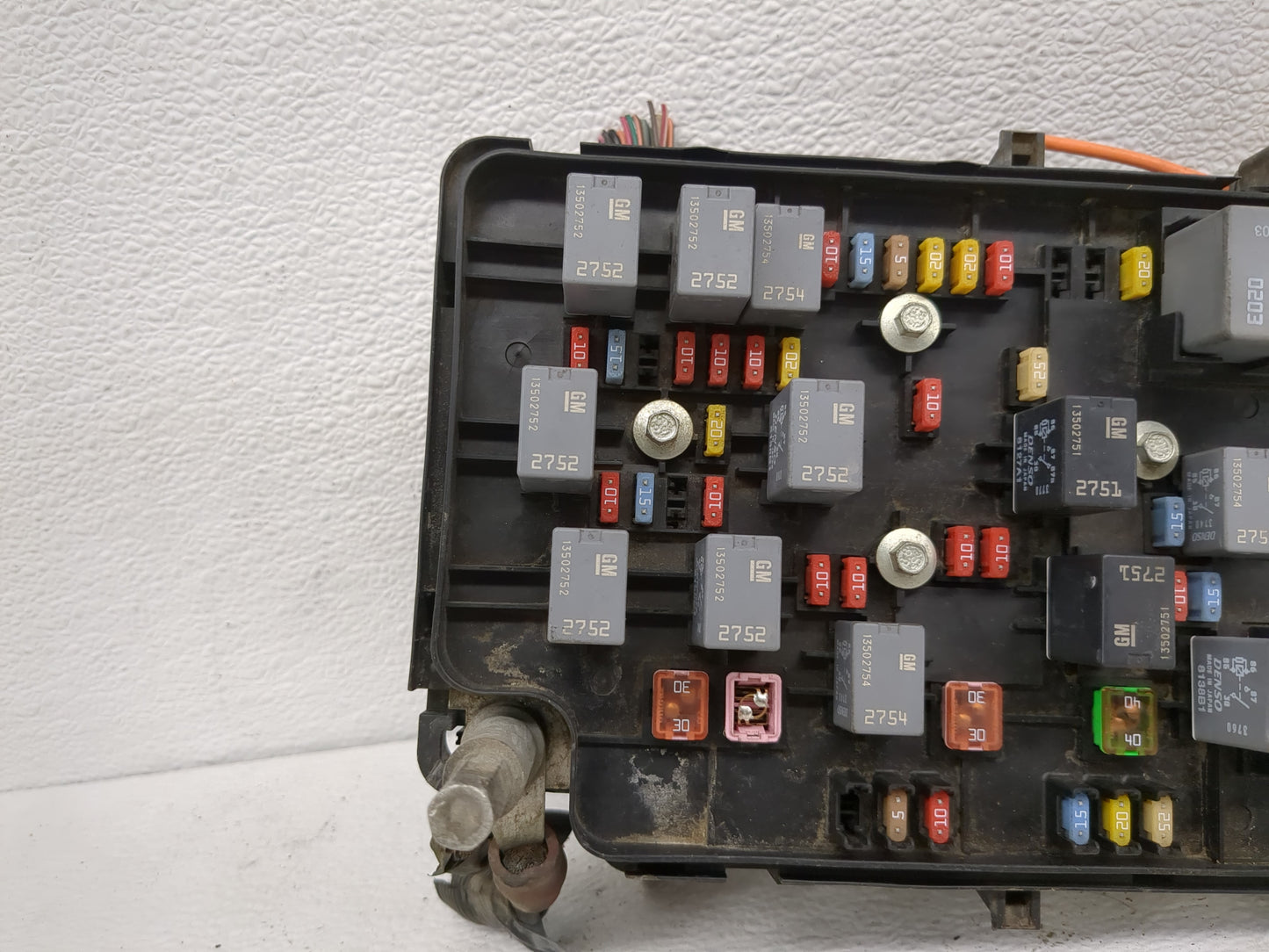 2007 Pontiac G6 Fusebox Fuse Box Panel Relay Module Fits OEM Used Auto Parts - Oemusedautoparts1.com