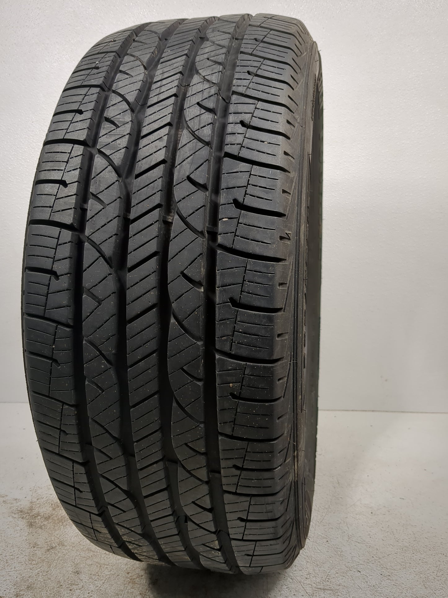 Used Tire 225/50R17 KELLY EDGE TOURING A/S 94V - Tread Depth 9/32 - Oemusedautoparts1.com