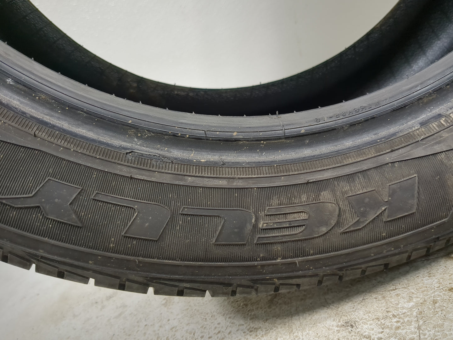 Used Tire 225/50R17 KELLY EDGE TOURING A/S 94V - Tread Depth 9/32 - Oemusedautoparts1.com